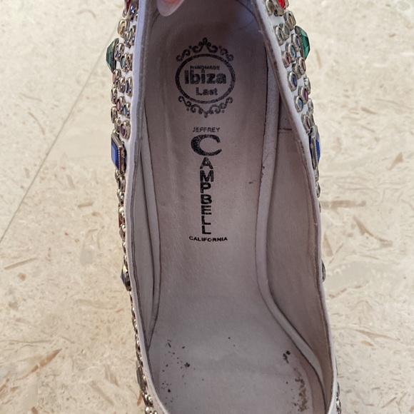 So fashion heels. Very elegant. - Picture 4 of 6